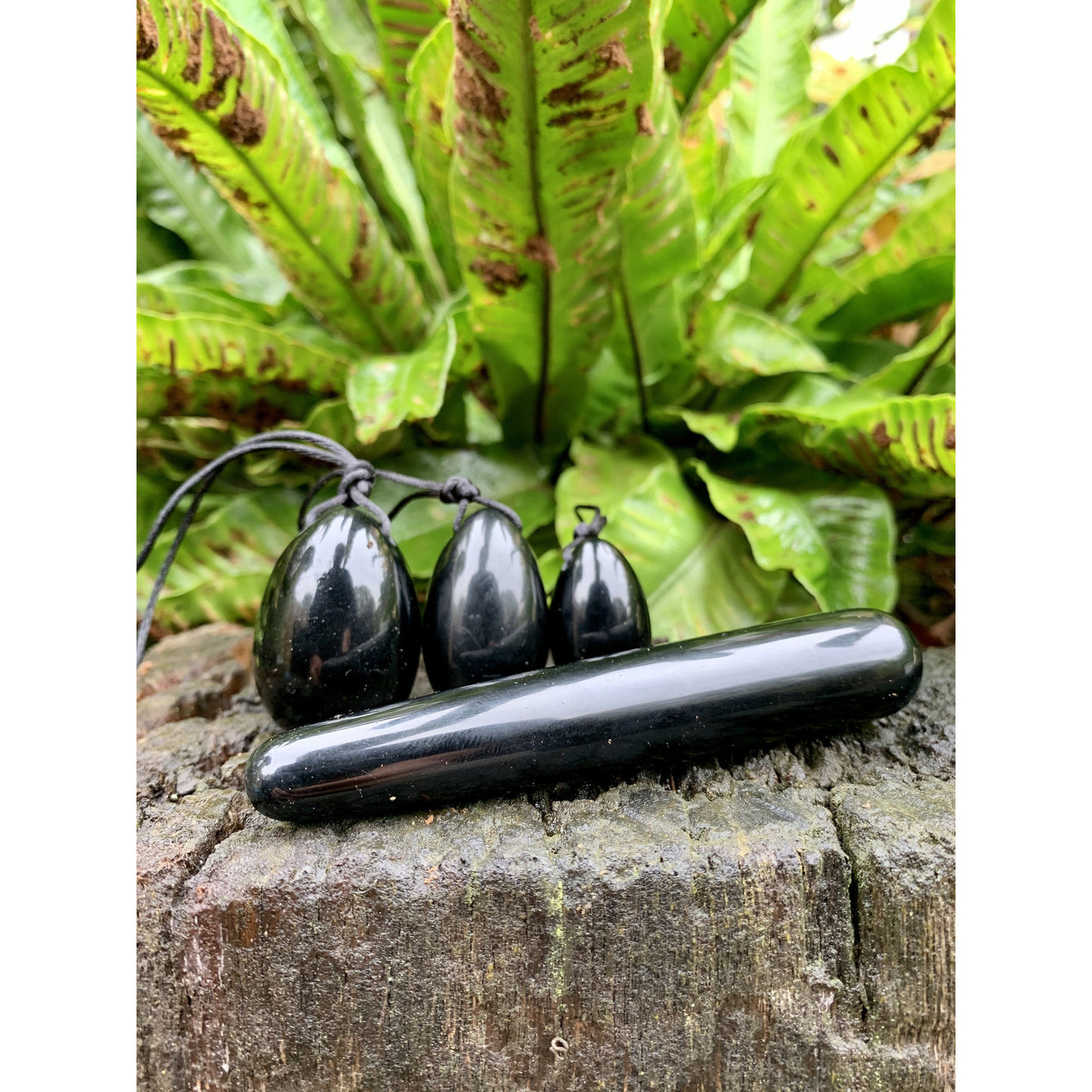 obsidian crystal dildo 